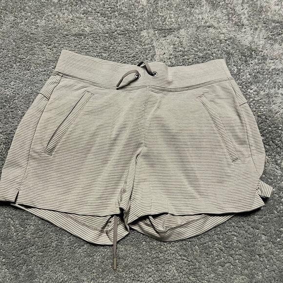 ATHLETA Shorts Womens XS  Stripe MODERN METRO Shortie Grey 211085 - Picture 1 of 9